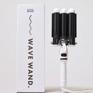 Bondi Boost Wave Wand - White and Black Triple Barrel Waver